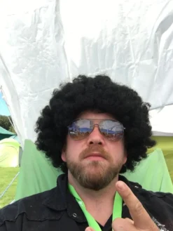 Afroperuukki Musta