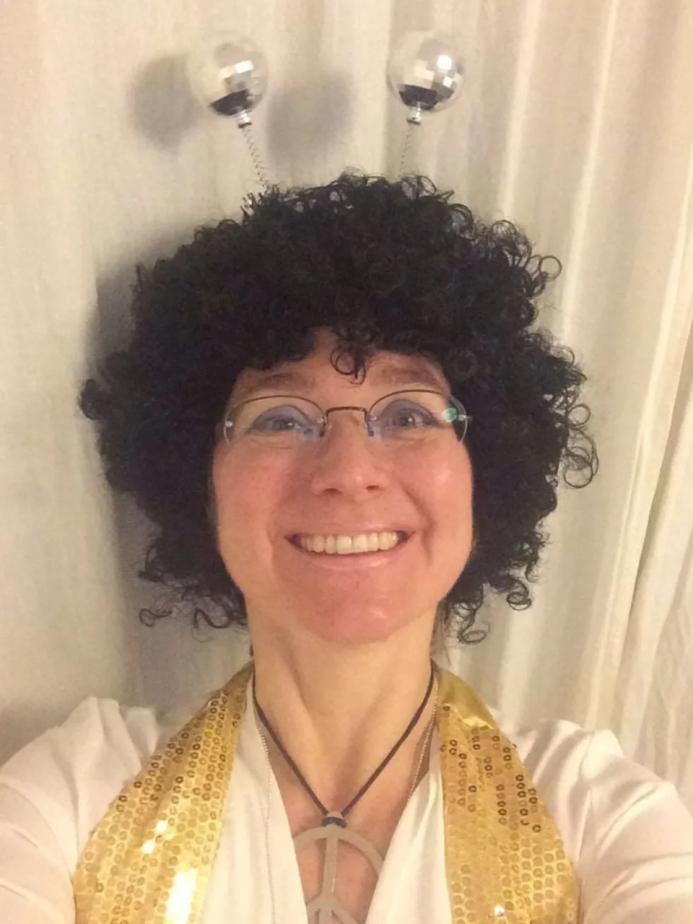 Afroperuukki Musta
