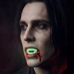 Itsevalaisevat Vampyyrinhampaat
