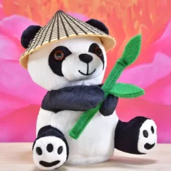 Jäljittelevä Panda Bambulla