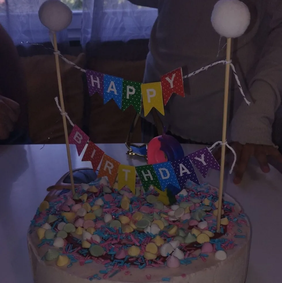 Kakkukoriste Happy Birthday Viiri