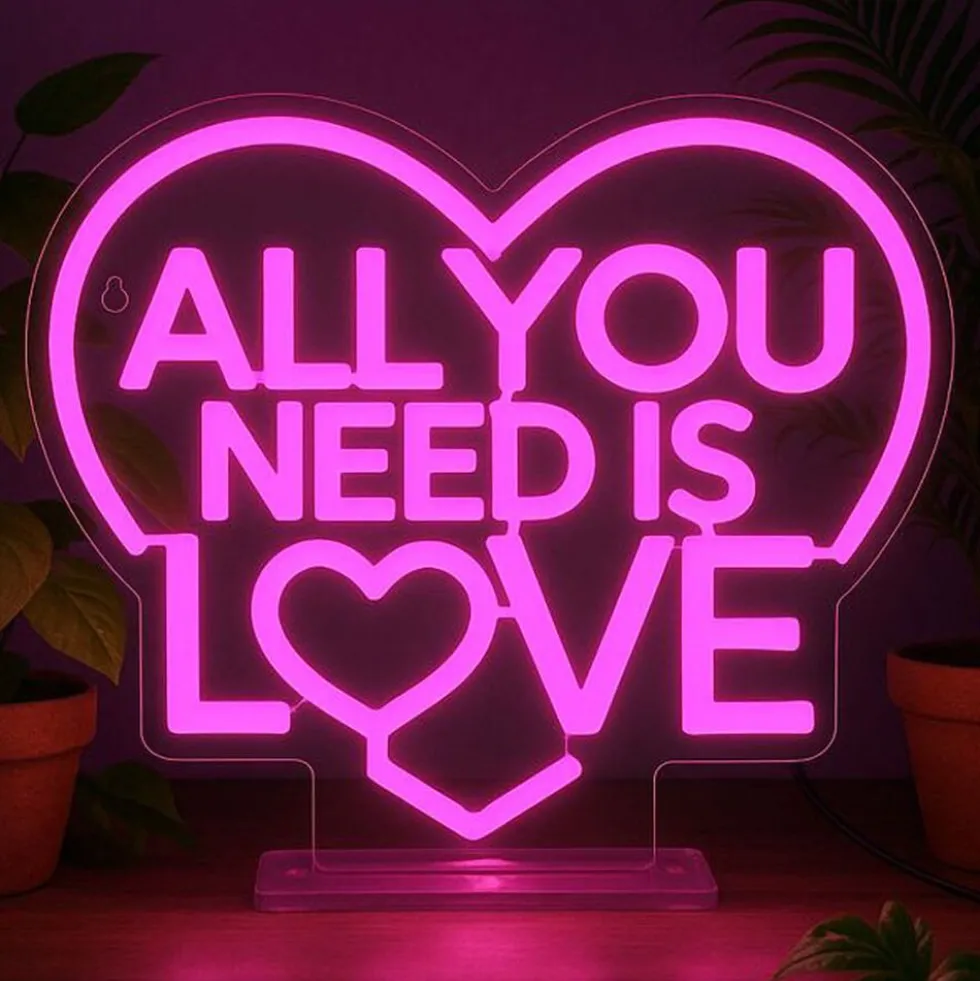 LED-lamppu All You Need is Love