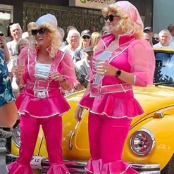Mama Mia Pinkki Naamiaisasu