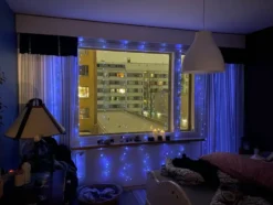 Monivärinen LED-valoverho