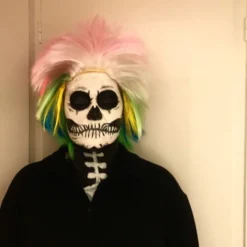 Monivärinen punkperuukki