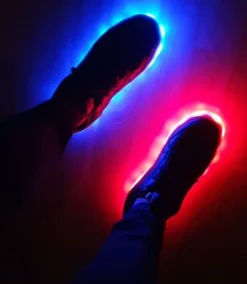 Musta LED-kenkä