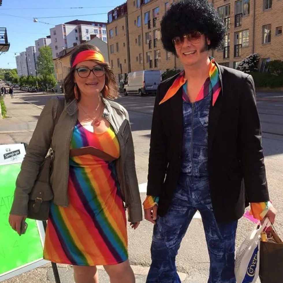 Sateenkaarinen Hippie Naamiaisasu