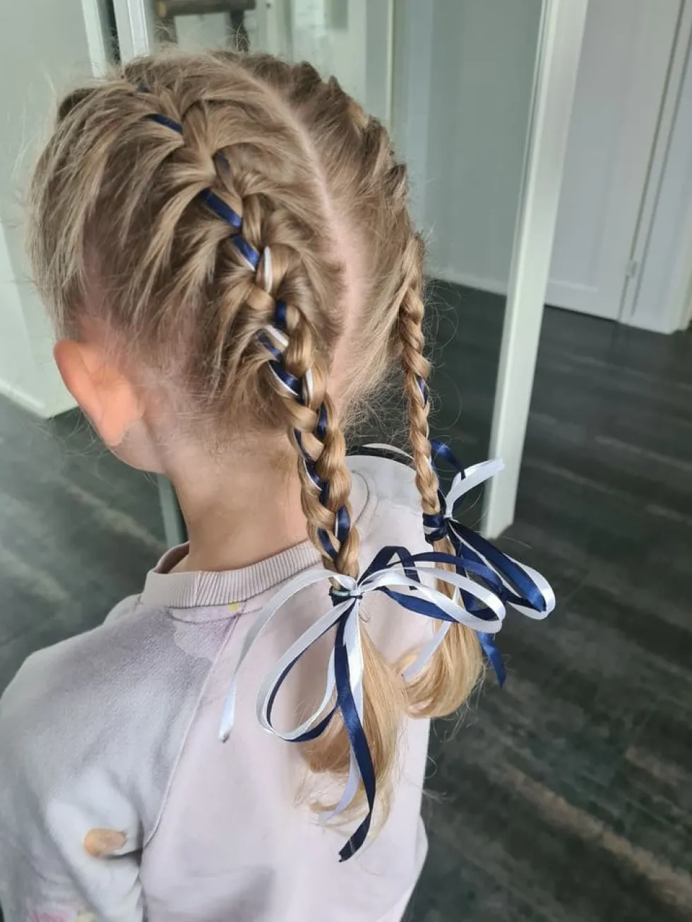 Satiininauha Tummansininen