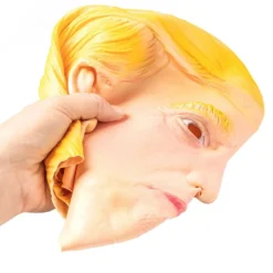 Trump-naamari