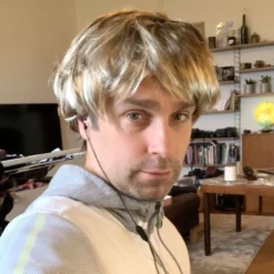Unelmien Prinssi Peruukki