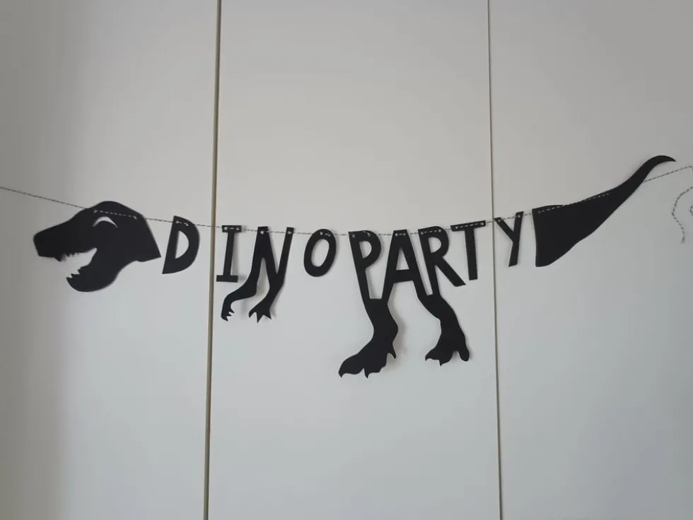 Viirinauha Dino Party Musta