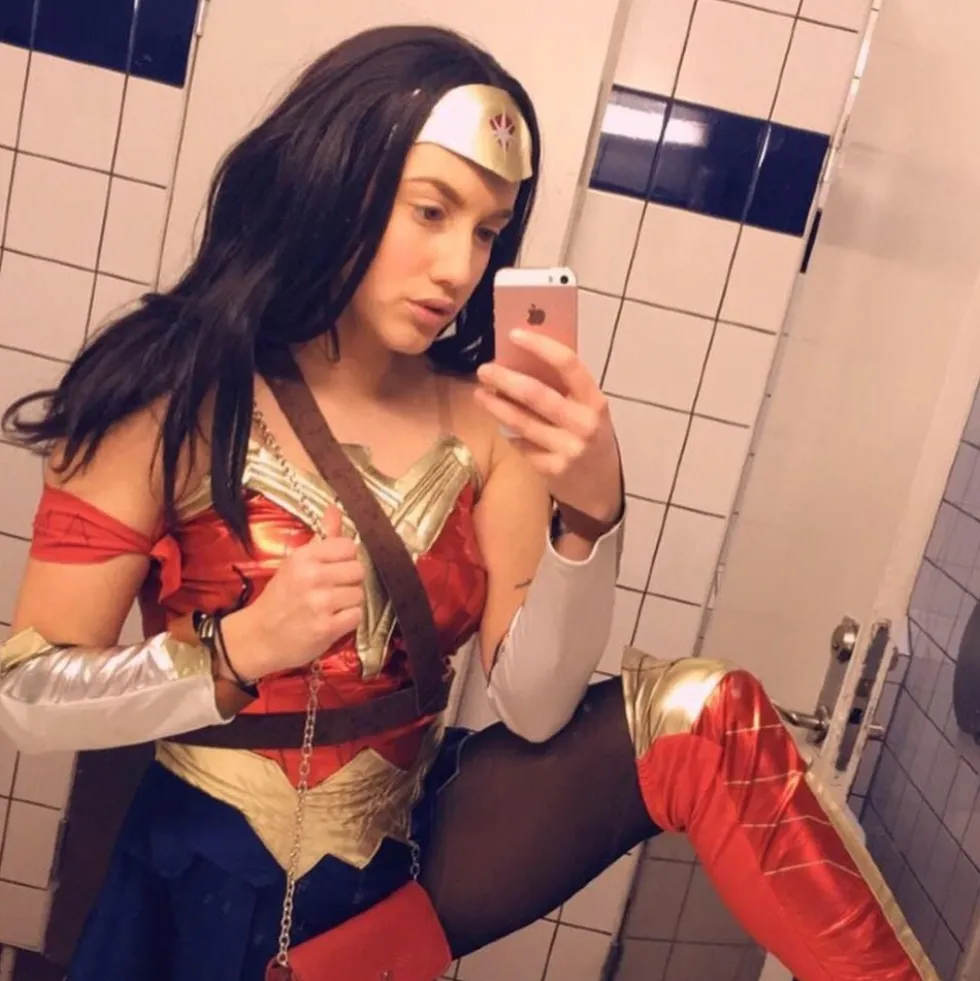 Wonder Woman Dawn of Justice Naamiaisasu